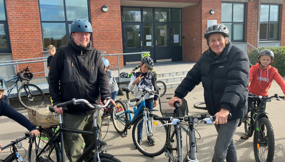 20 uger om året underviser Thomas Heltoft (tv) og Lars Faurholm (th) i cykling som valgfag som en del af frihedsforsøget i Holbæk Kommune. Regeringen vil nu give mulighed for, at alle skoler får bedre muligheder for at lokale valgfag.