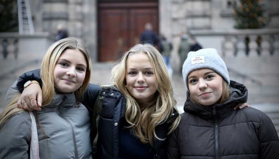 Clara Ries (til venstre i billedet) og veninderne har alle valgt det nye valgfag 'juniortræner', som skolen har indført i forbindelse med frihedsforsøget.