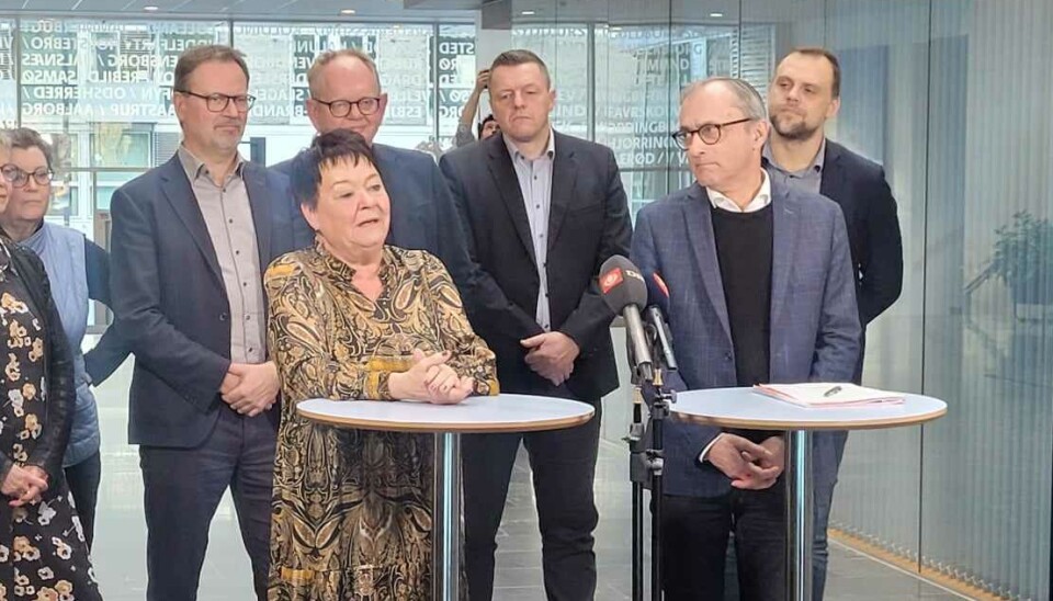Forhandlerne med Mona Striib og Michael Ziegler i spidsen har stået foran pressen og fortalt om lønstigninger og rekruttering og et godt resultat trods uenigheder. Men der er stadig lang vej til, at overenskomsten træder i kraft, og lønstigningerne rent faktisk kommer på lønsedlen hos den enkelte lærer.