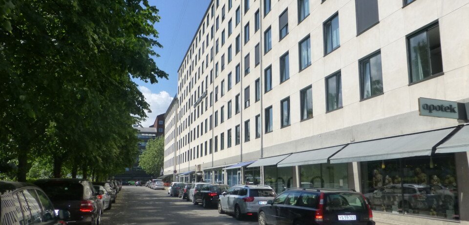 Medarbejder- og Kompetencestyrelsen under Finansministeriet forhandler overenskomster på det statslige område.