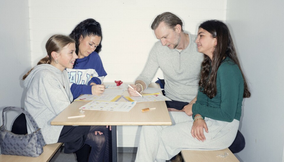 Hvad gør lærerne, når elevernes forældre har
problemer med at forstå matematikken, som
den undervises i skolen i dag? Munkekærskolen i Solrød har indført dage med familiematematik for at hjælpe far og mor til at inddrage
matematik derhjemme.