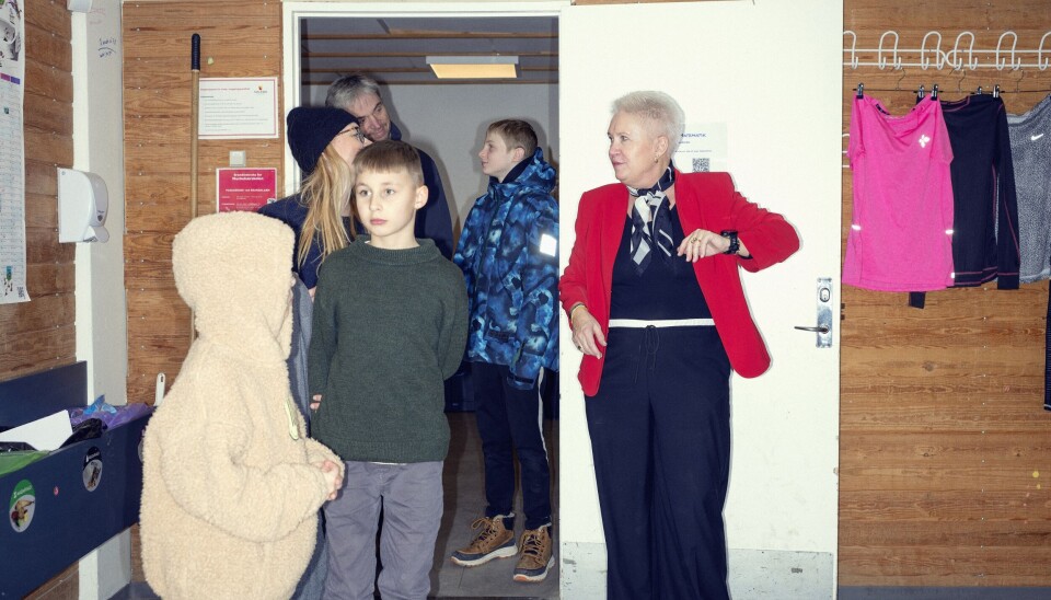 Matematiklærer Charlotte Munch tager imod
sine elever og deres familier. I klassens garderobe
hænger tøj klar til en opgave om, hvor mange
måder man kan kombinere sit løbeoutfit på.