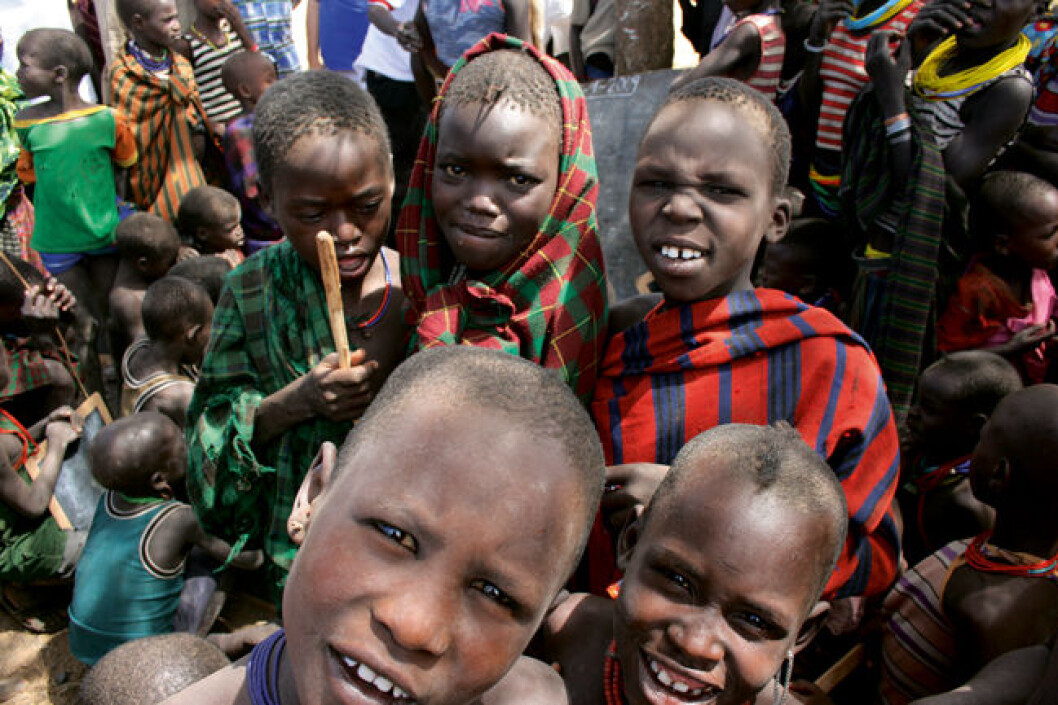 Endnu flere børn i den fattige Karamoja-provins i Uganda er kommet i skole. Endnu flere børn i den fattige Karamoja-provins i Uganda er kommet i skole.