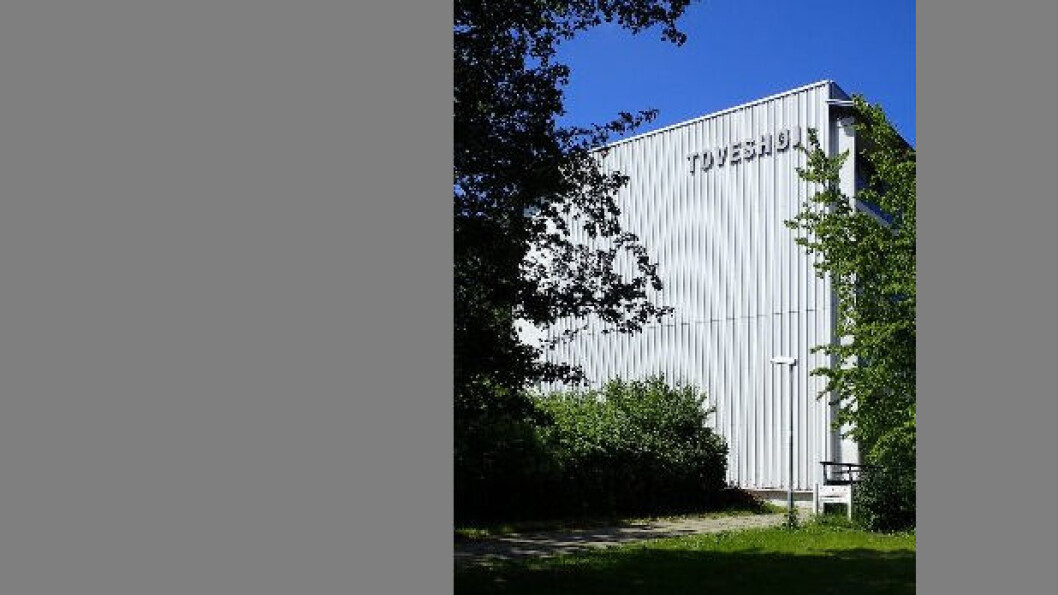 Toveshøj-bebyggelsen i Brabrand ved Aarhus, hvor Tovshøjskolen ligger. Her oplever lærer Andreas Ravn Skovse, at han slet ikke kan komme i kontakt med mange af eleverne og forældrene i klassen, efter at skolen er lukket ned på grund af corona-smitten. Toveshøj-bebyggelsen i Brabrand ved Aarhus, hvor Tovshøjskolen ligger. Her oplever lærer Andreas Ravn Skovse, at han slet ikke kan komme i kontakt med mange af eleverne og forældrene i klassen, efter at skolen er lukket ned på grund af corona-smitten.