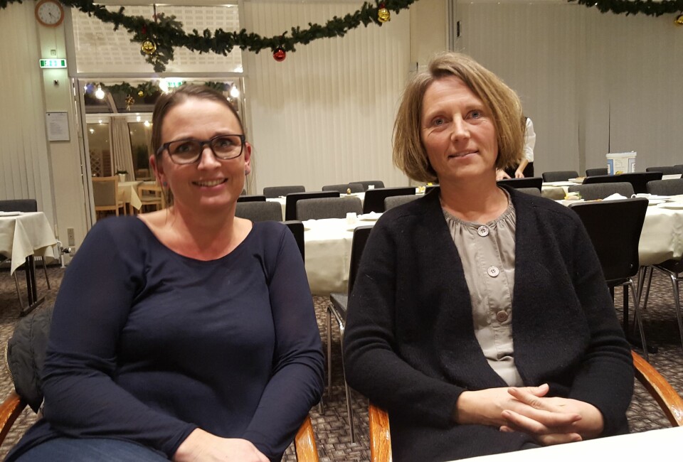 Læsevejlederne Ulla Jul Madsen og Birgitte Bundgaard glæder sig til at prøve den nye risikotest for ordblindhed.
