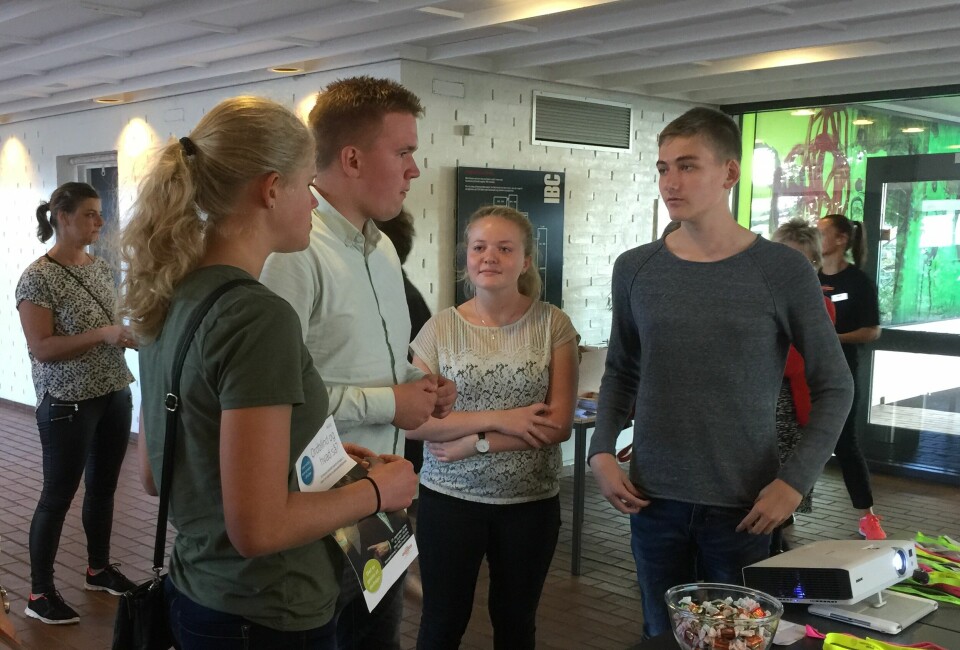 Superbrugerne Rikke og Mikkel stiller sig gerne op på møder og konferencer og fortæller om ordblindepatruljen på Smidstrup-Skærup Skole.