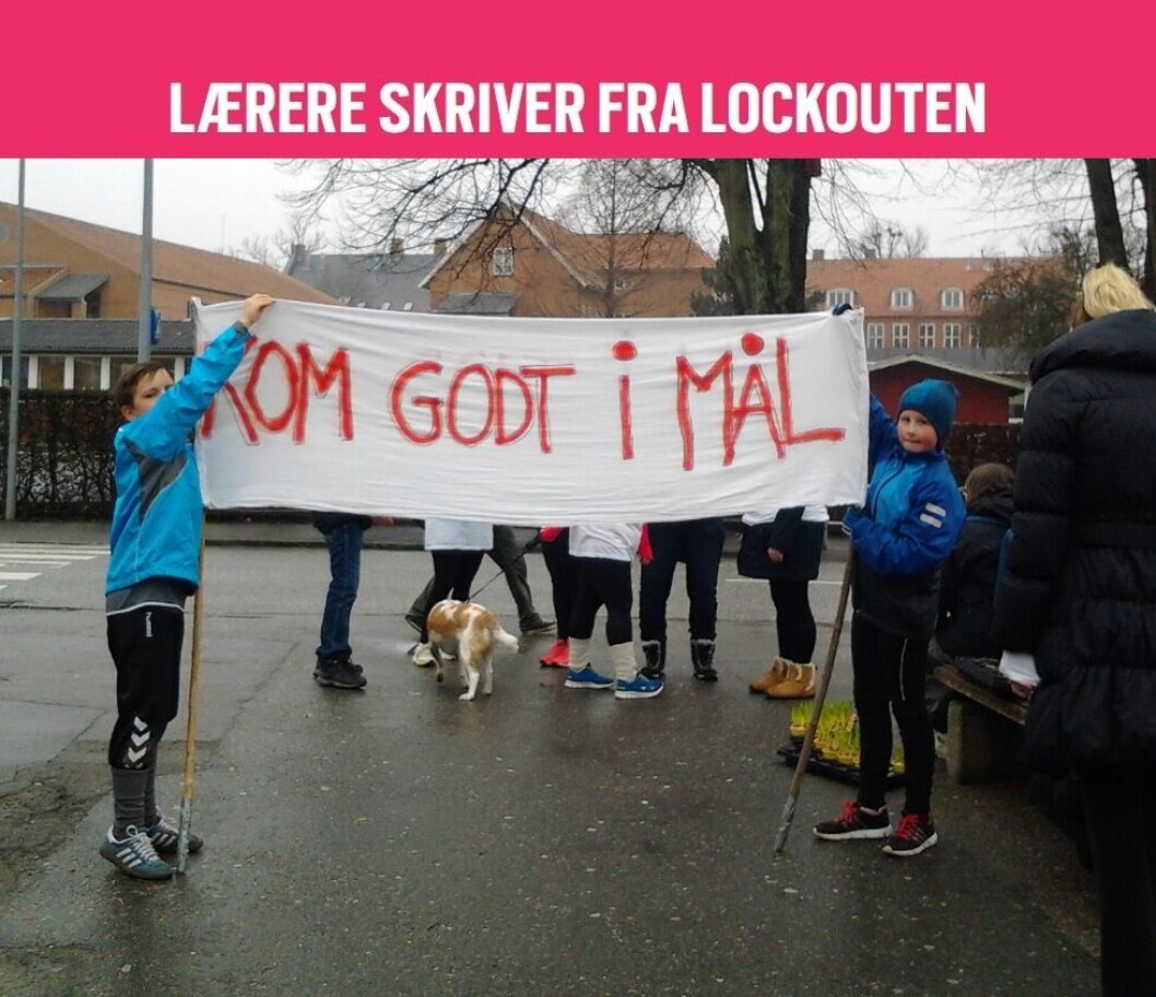 Lærerne fra Sorø løb i en time en rute rundt om rådhuset for at skabe opmærksomhed på konflikten. Klik på tallene for flere billeder. Lærerne fra Sorø løb i en time en rute rundt om rådhuset for at skabe opmærksomhed på konflikten. Klik på tallene for flere billeder.