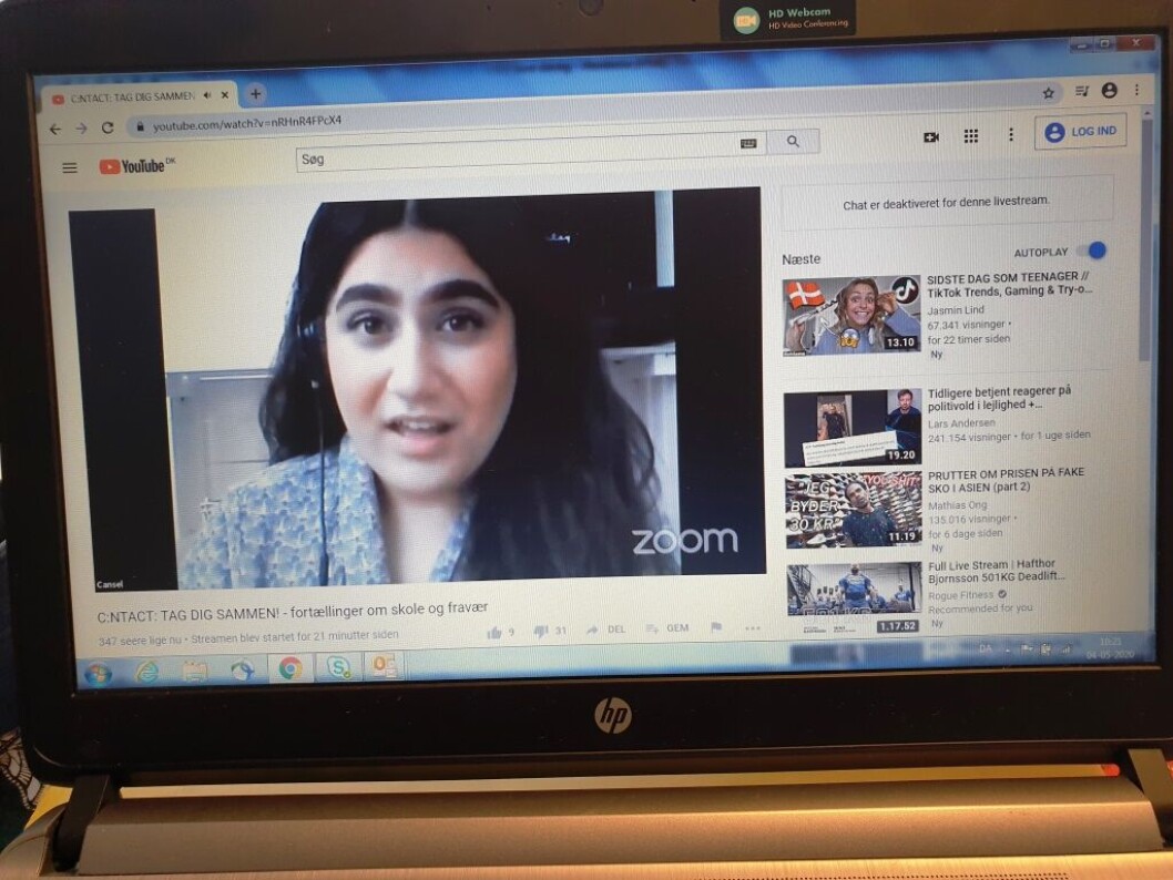 Cansel fortæller om at høre stemmer, fordi hun lider af paranoid skizofreni. Det gør det svært at komme igennem skolegangen Cansel fortæller om at høre stemmer, fordi hun lider af paranoid skizofreni. Det gør det svært at komme igennem skolegangen