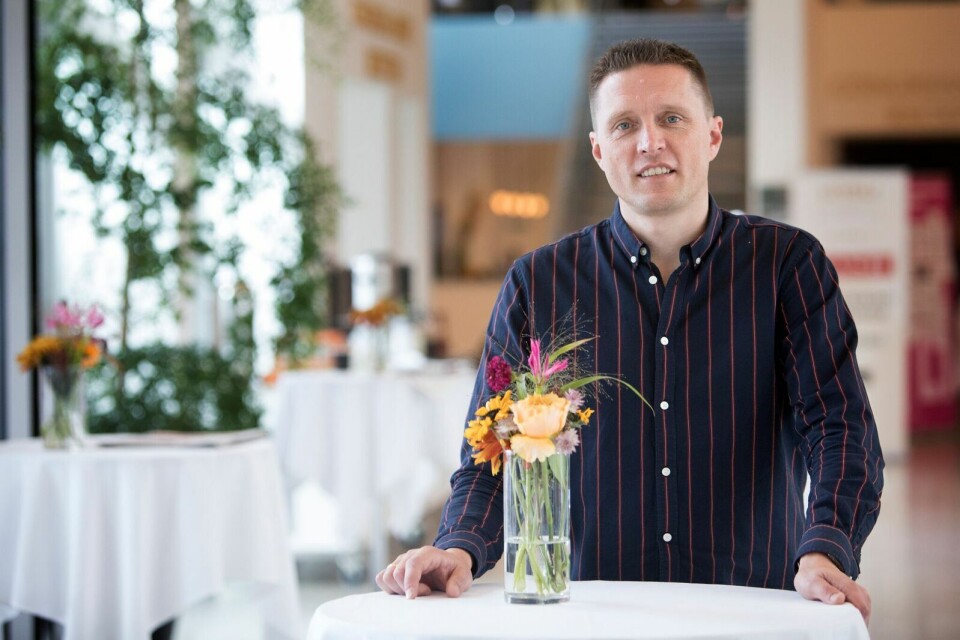 'Det overrasker mig en smule, men det skuffer mig også. Jeg havde håbet, at skolelederne ville bringe flere personer fra jobbankerne i anvendelse for at aflaste systemet', siger Karsten Lynge Simonsen.