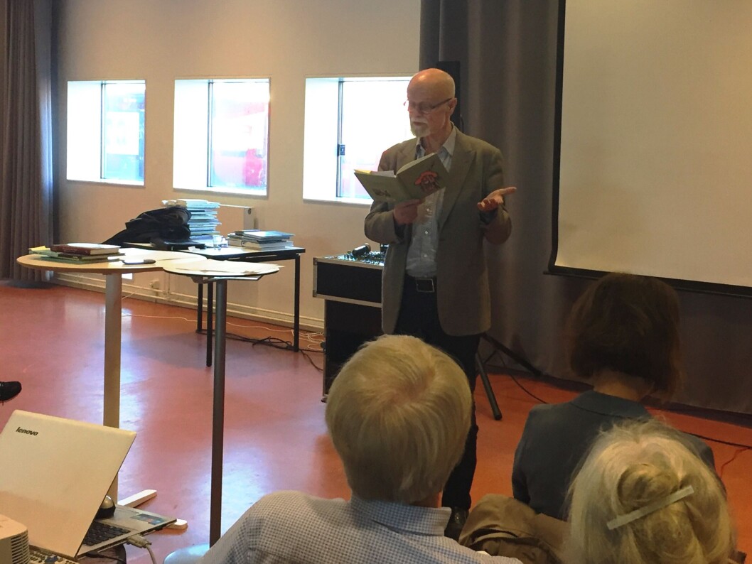 Professor i børnelitteratur, Torben Weinreich, læste fængende op af blandt andet Lille Virgil til Selskabet for børnelitteratur, IBBY Danmarks, seminar i børne- og ungdomslitteratur. Professor i børnelitteratur, Torben Weinreich, læste fængende op af blandt andet Lille Virgil til Selskabet for børnelitteratur, IBBY Danmarks, seminar i børne- og ungdomslitteratur.