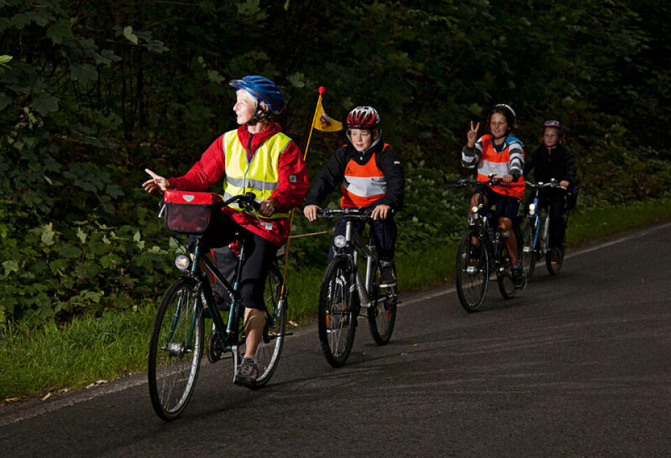 Gruppen cyklede lange omveje ad små veje for at undgå hovedvejene, der kun er tosporede, har meget trafik og ingen cykelstier.