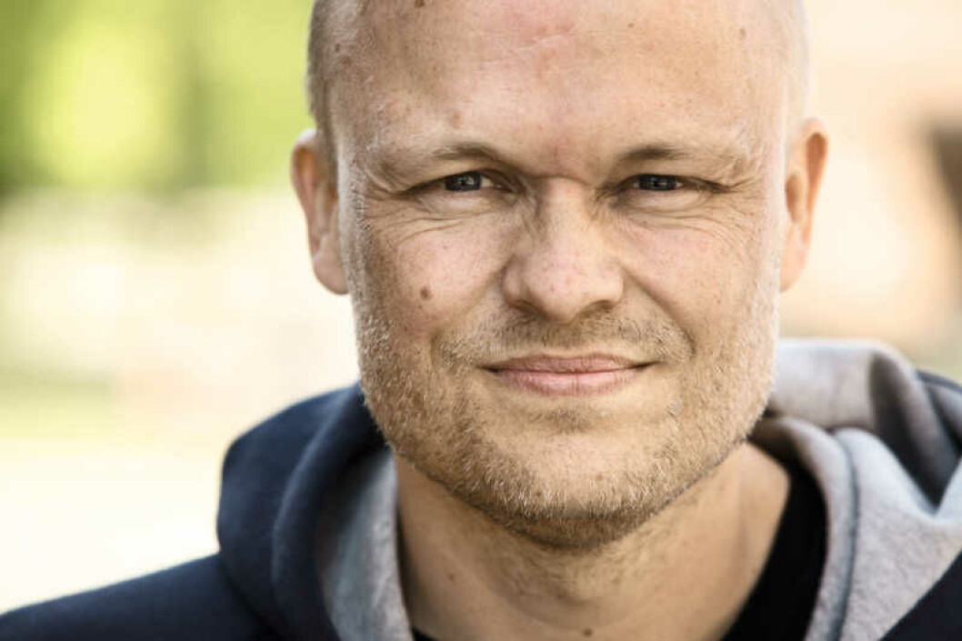 »Hvis forvaltningen måler succes på nationale testresultater, så vil lærerne begynde at tilrette deres undervisning efter, at deres elever scorer bedre i de test«, advarer Jeppe Bundsgaard. »Hvis forvaltningen måler succes på nationale testresultater, så vil lærerne begynde at tilrette deres undervisning efter, at deres elever scorer bedre i de test«, advarer Jeppe Bundsgaard.