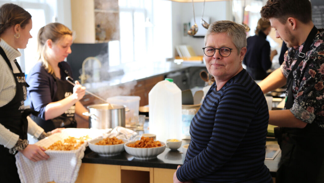 ”Jeg har gjort noget godt for mig selv ved at gå på delpension – både privat og i forhold til mit arbejde”, siger Kirsten Høgh Fogt, lærer på Suhrs Højskole i indre København. ”Jeg har gjort noget godt for mig selv ved at gå på delpension – både privat og i forhold til mit arbejde”, siger Kirsten Høgh Fogt, lærer på Suhrs Højskole i indre København.
