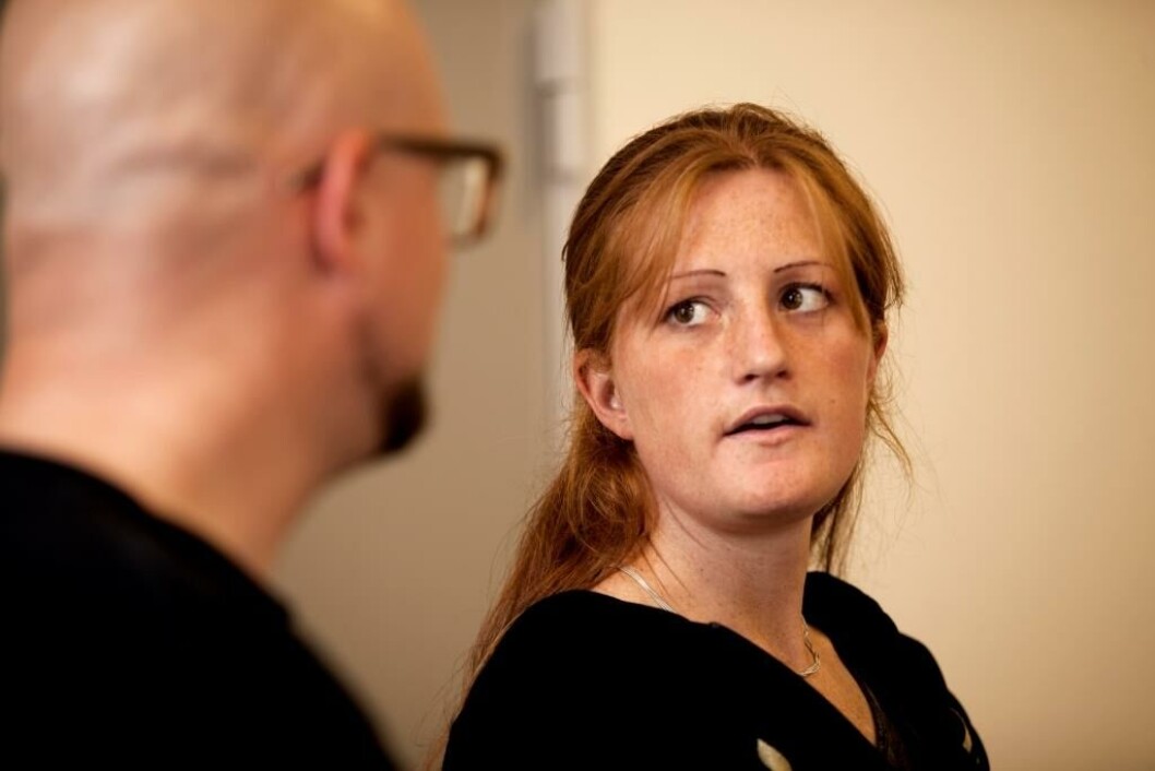 Jeg holder jævnligt møde fire timer en søndag med teamet, men det er forskelligt, hvor jeg forbereder mig, siger lærer Katrine Berggrein - her sammen med Jeppe Bjerregård Larsen Jeg holder jævnligt møde fire timer en søndag med teamet, men det er forskelligt, hvor jeg forbereder mig, siger lærer Katrine Berggrein - her sammen med Jeppe Bjerregård Larsen
