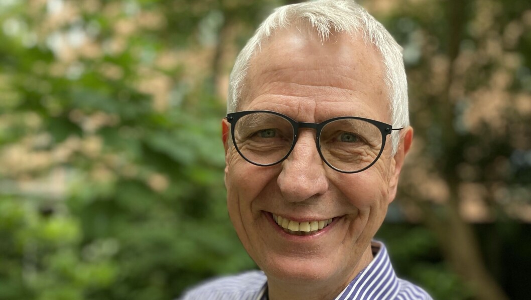 ”I dag er vi tilbageholdende med at tænke over, hvordan vores liv vil blive om fem år, men den tankegang må vi gøre op med. Vi skal tænke langsigtet, så vi både kan få tilrettelagt det sene arbejdsliv og den gode pensionisttilværelse”, siger Ole Münster, der for nylig har udgivet en bog om emnet. ”I dag er vi tilbageholdende med at tænke over, hvordan vores liv vil blive om fem år, men den tankegang må vi gøre op med. Vi skal tænke langsigtet, så vi både kan få tilrettelagt det sene arbejdsliv og den gode pensionisttilværelse”, siger Ole Münster, der for nylig har udgivet en bog om emnet.