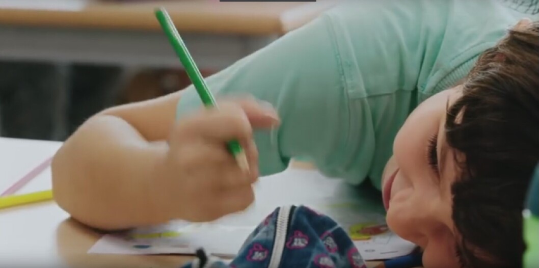 Når hver tredje elev med autisme ikke magter skolen, skyldes det især mange elever i klasserne, manglende støtte i timerne og manglende tid til at hjælpe eleverne med at danne relationer, mener autismeforeningen. Når hver tredje elev med autisme ikke magter skolen, skyldes det især mange elever i klasserne, manglende støtte i timerne og manglende tid til at hjælpe eleverne med at danne relationer, mener autismeforeningen.