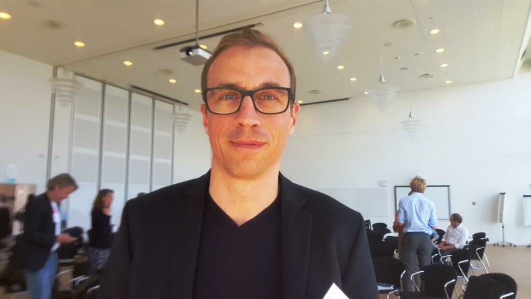 Ole Sejer Iversen, professor Aarhus Universitet, talte for vigtigheden af at eleverne i fremtiden kan forholde sig kritisk til digital udvikling. Derfor skal de lære det i skolen, mener han. Ole Sejer Iversen, professor Aarhus Universitet, talte for vigtigheden af at eleverne i fremtiden kan forholde sig kritisk til digital udvikling. Derfor skal de lære det i skolen, mener han.