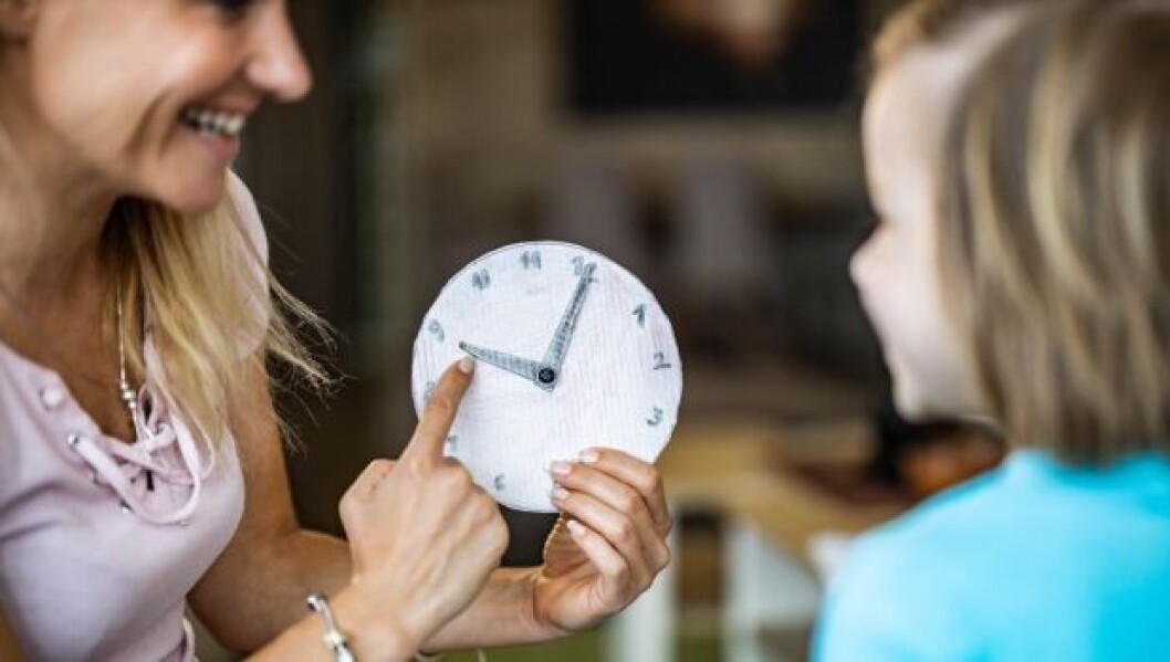 Lærerne får nye rammer for arbejdstiden fra næste skoleår. Læs hver, hvad det betyder. Lærerne får nye rammer for arbejdstiden fra næste skoleår. Læs hver, hvad det betyder.