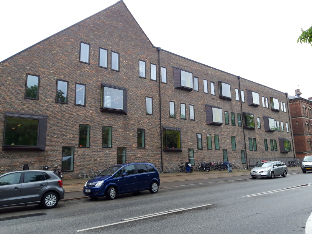 Øster Farimagsgade Skole på Østerbro i København er en af de skoler, der skal til at skære ned, hvis en ny budgetmodel vedtages. Pengene skal fordeles til andre af kommunens skoler. Øster Farimagsgade Skole på Østerbro i København er en af de skoler, der skal til at skære ned, hvis en ny budgetmodel vedtages. Pengene skal fordeles til andre af kommunens skoler.