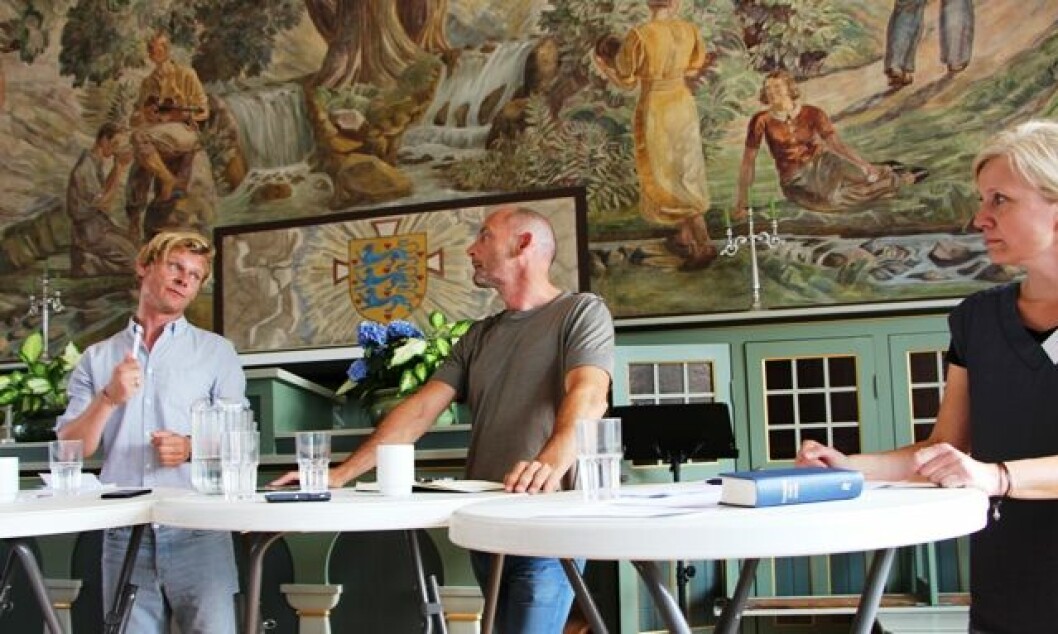 Arne Eggert, Stefan Hermann og Mette Frederiksen debatterede dannelse og formålsparagraf til Lærermødet på Ryslinge Højskole.