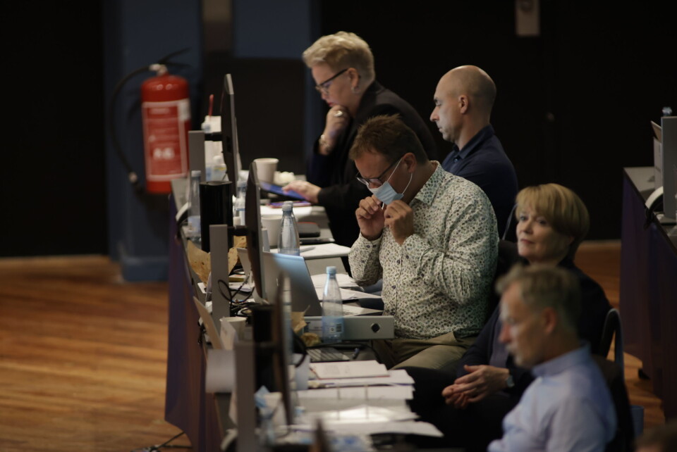 DLF-formand Gordon Ørskov Madsen opfordrer kommuner til at droppe forbuddet mod mundbind og visir.