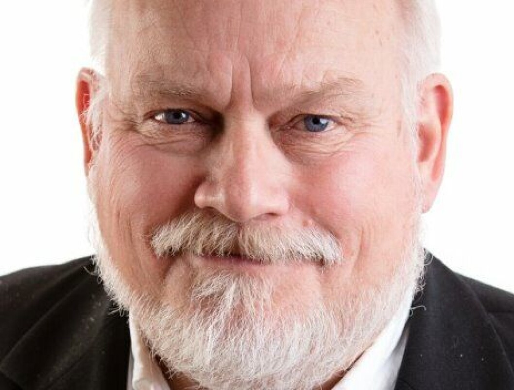 Skoleleder Henrik Hansen sidder selv i kommunalbestyrelsen og tror på, at Salbrovadskolen overlever. Men borgergruppen 'Vi vil Salbrovad' har besluttet at betale for at holde muligheden for en friskole åben. Skoleleder Henrik Hansen sidder selv i kommunalbestyrelsen og tror på, at Salbrovadskolen overlever. Men borgergruppen 'Vi vil Salbrovad' har besluttet at betale for at holde muligheden for en friskole åben.