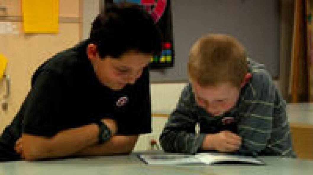 Både den yngre og den ældre elev bliver styrket af at læse sammen, viser Projekt Læsemakker.