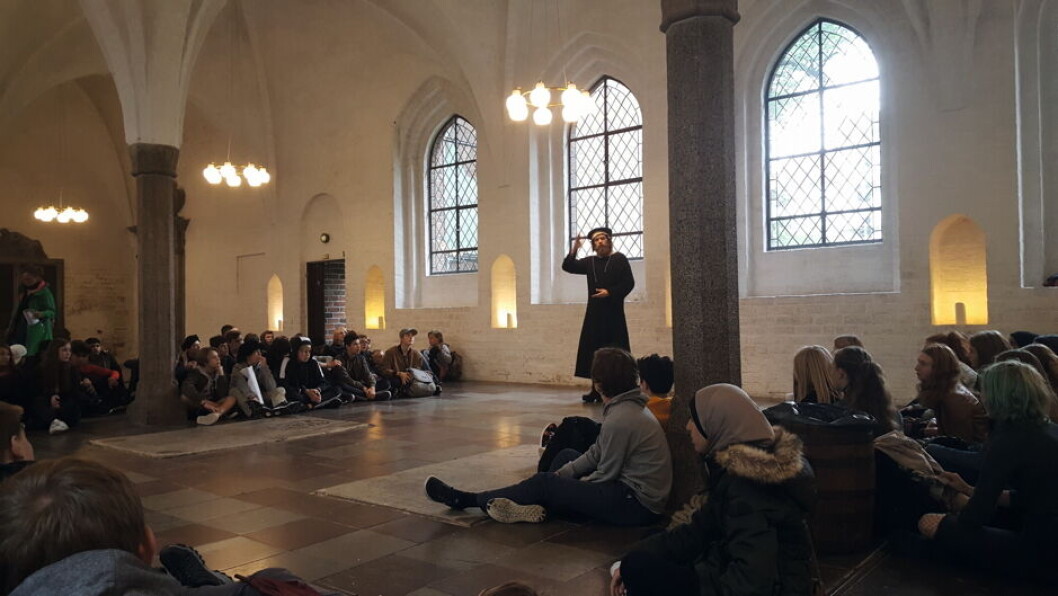 100 elever får stof til eftertanke om sammenhængen mellem tro, magt og samfundsforhold i anledning af 500-året for reformationen. 100 elever får stof til eftertanke om sammenhængen mellem tro, magt og samfundsforhold i anledning af 500-året for reformationen.