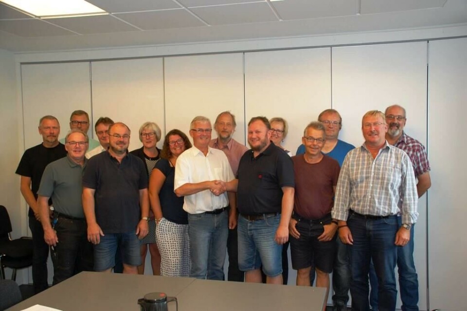 Tonni Hansen og Peter Lund Andersen gav hånd på det første bestyrelsesmøde.