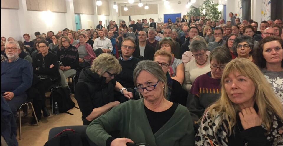 Omkring 300 lærere var mødt op til medlemsmøde i Næstved for at høre formand for DLF Anders Bondo fortælle om overenskomstforhandlingerne.