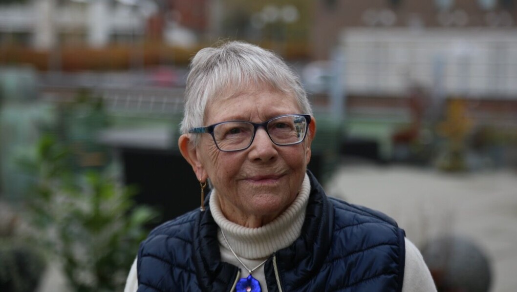 ”Ove og jeg håber, at prisen kan give noget glæde, og at den kan sørge for, at der bliver lagt mærke til lærernes vigtige arbejde. For lærerne er altafgørende for vores børn og vores samfund”, siger 85-årige Hanne Nisted, der har stiftet en ny lærerpris sammen med skolekammeraten Ove Lund. ”Ove og jeg håber, at prisen kan give noget glæde, og at den kan sørge for, at der bliver lagt mærke til lærernes vigtige arbejde. For lærerne er altafgørende for vores børn og vores samfund”, siger 85-årige Hanne Nisted, der har stiftet en ny lærerpris sammen med skolekammeraten Ove Lund.
