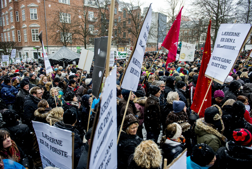 Resignerede medlemmer er en stor udfordring for DLF, mener en af forfatterne til ny bog om fagbevægelsen. I 2013 var lærerne ekstremt mobiliserede, men oplevede ikke at det gjorde nogen forskel. Resignerede medlemmer er en stor udfordring for DLF, mener en af forfatterne til ny bog om fagbevægelsen. I 2013 var lærerne ekstremt mobiliserede, men oplevede ikke at det gjorde nogen forskel.