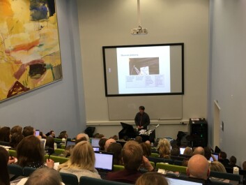 "Kernen er, at eleverne skal blive i stand til at tage stilling til deres eget liv, deres eget samfund og deres egen verden", siger lektor Anders Stig Christensen, der har været med til at lave de nye Fælles Mål for samfundsfag. "Kernen er, at eleverne skal blive i stand til at tage stilling til deres eget liv, deres eget samfund og deres egen verden", siger lektor Anders Stig Christensen, der har været med til at lave de nye Fælles Mål for samfundsfag.