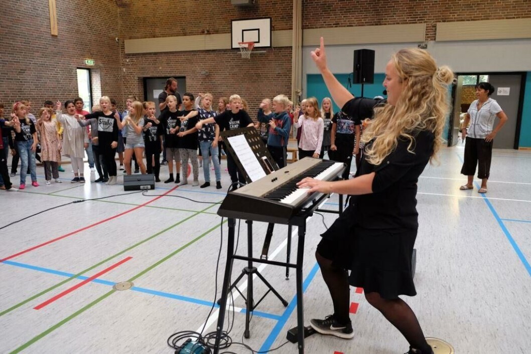 Signe Sørensen er ansat som korleder i skolekorprojektet i Albertslund. Signe Sørensen er ansat som korleder i skolekorprojektet i Albertslund.