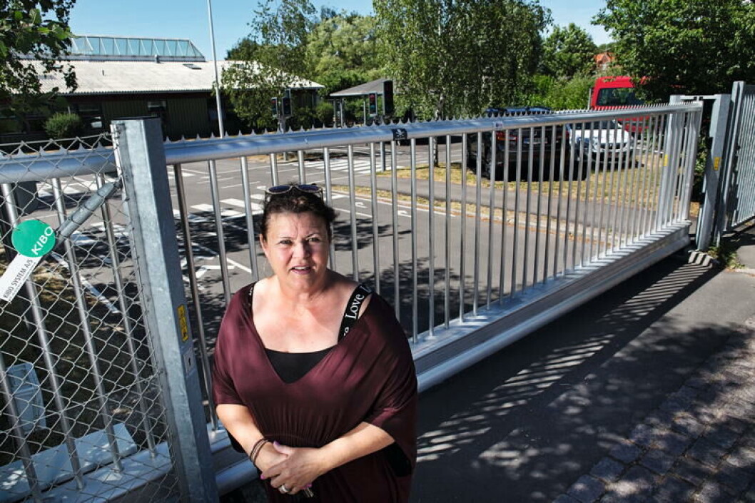 Lena Rosenkilde underviste på Strandparkskolen for fysisk/psykisk udviklingshæmmede fra 2001, til hun blev fyret i 2014. For nylig fik hun efter et langvarigt sagsforløb en voldgiftsrets ord for, at fyringen var usaglig. Lena Rosenkilde underviste på Strandparkskolen for fysisk/psykisk udviklingshæmmede fra 2001, til hun blev fyret i 2014. For nylig fik hun efter et langvarigt sagsforløb en voldgiftsrets ord for, at fyringen var usaglig.