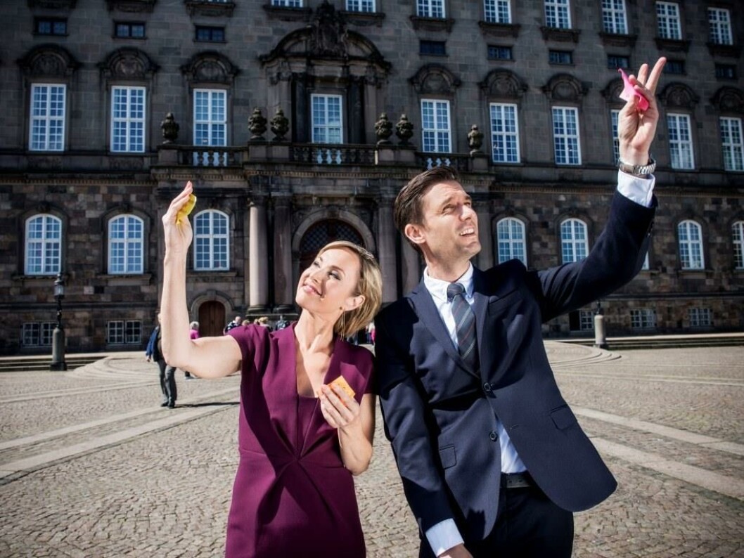 Natasja Crone og Morten Resen er værter i 'Test dit valg' Natasja Crone og Morten Resen er værter i 'Test dit valg'